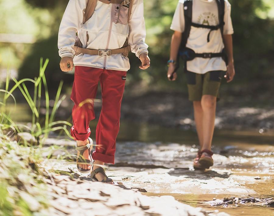 sandalia trekking río