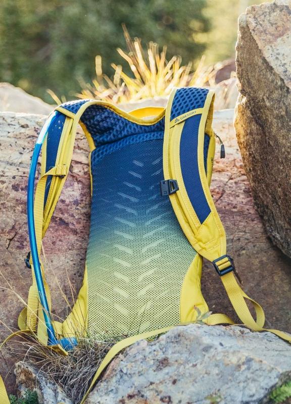 mochila senderismo malla tensada