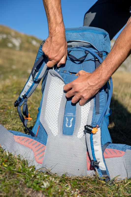 mochila senderismo panel trasero espuma