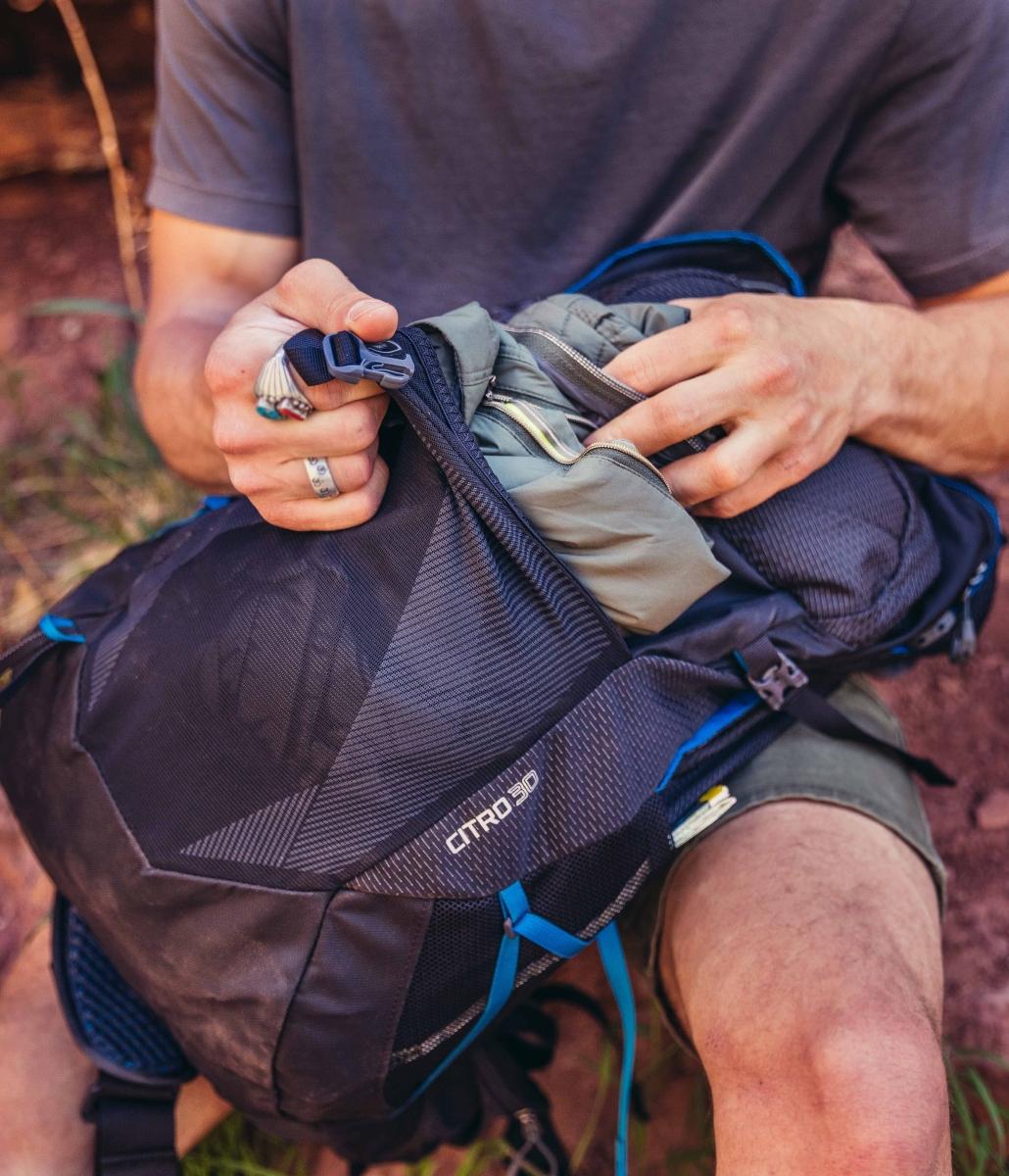 mochila de senderismo detalles